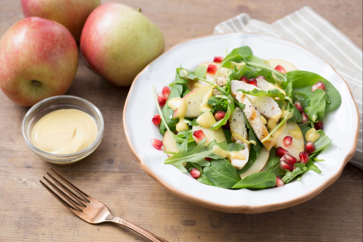 Ensalada de pollo y manzanas