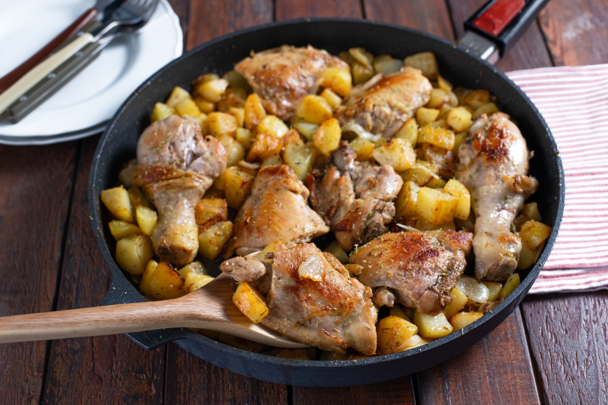 Pollo rústico con patatas