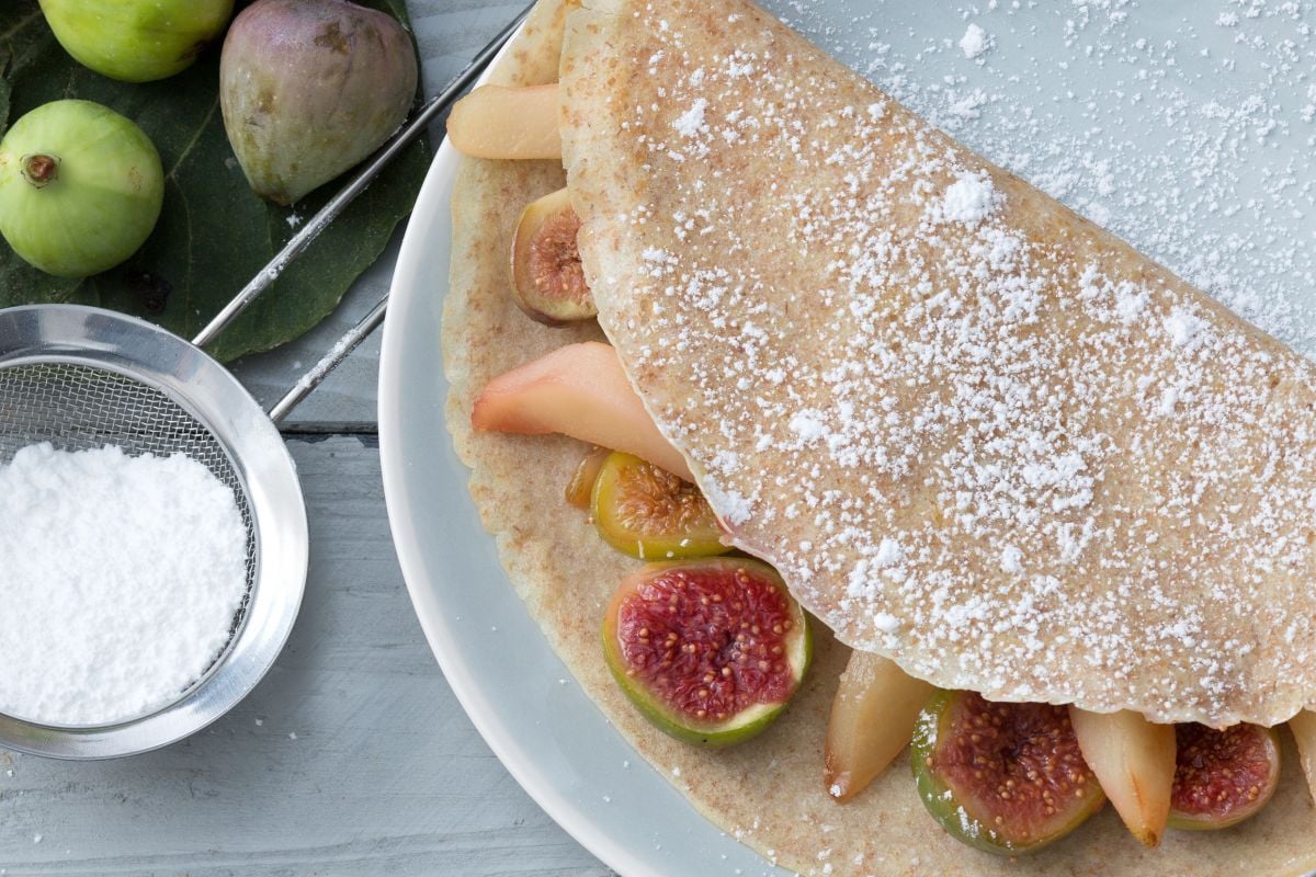 Crepes integrales con higos y peras