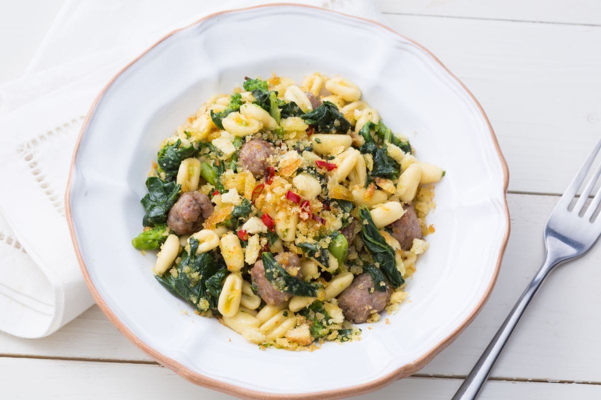 Cavatelli con salchicha y grelos