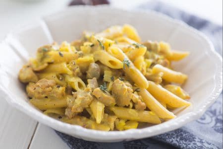 Pasta con ragú de cordero y castañas