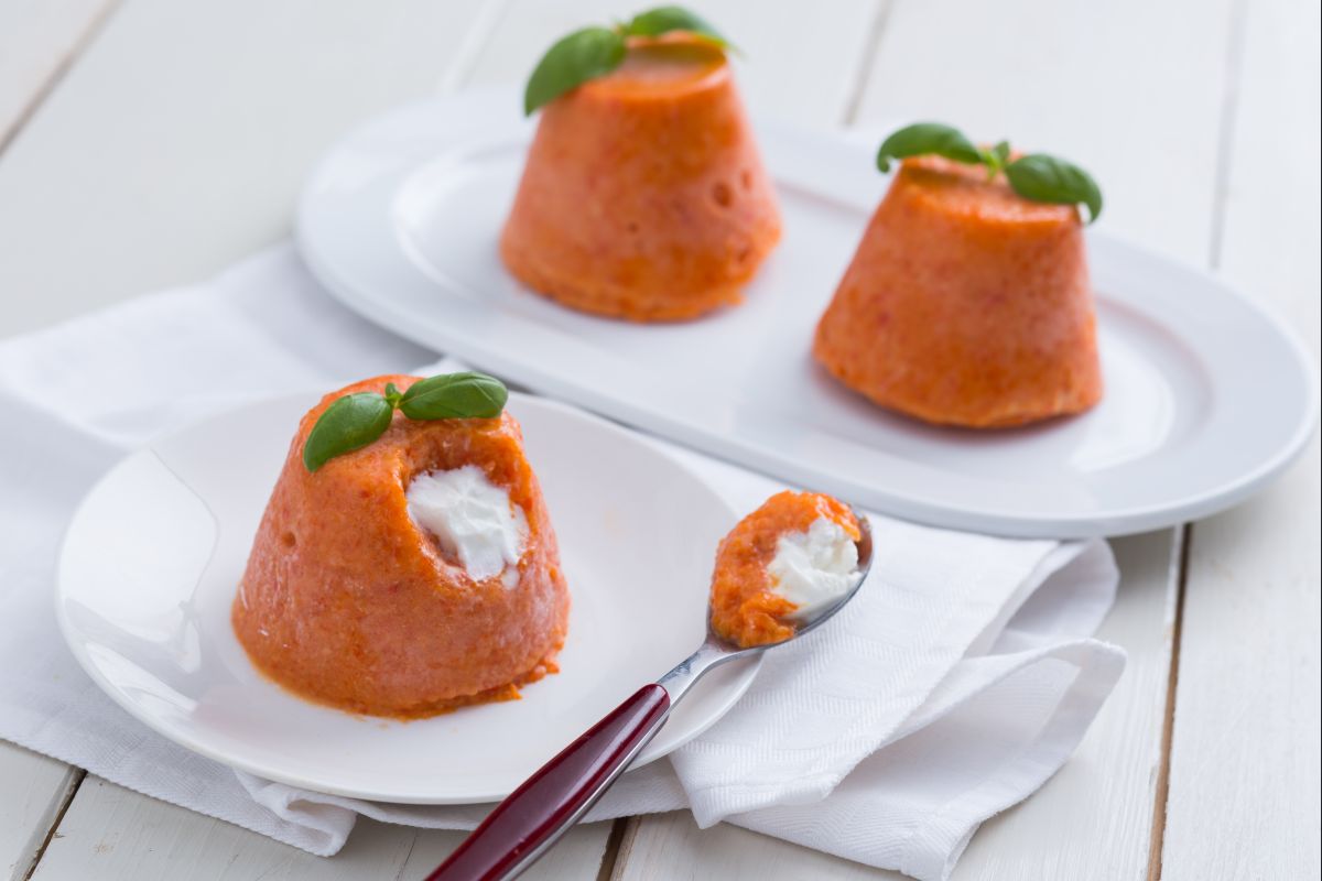 Mini bavarois de pimiento y queso robiola