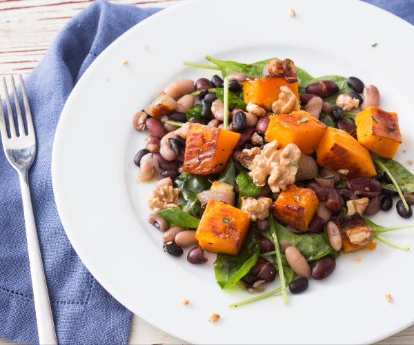 Ensalada de alubias mixtas y calabaza