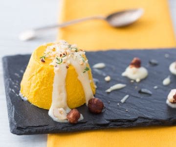 Mini bavarois de calabaza con salsa de parmesano