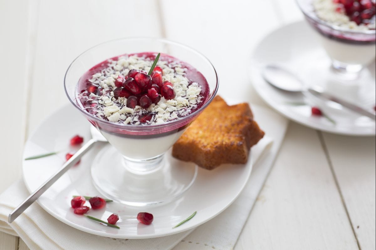Panna cotta con gelatina de granada