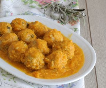Albóndigas de cerdo en crema de calabaza