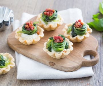 Cestas de brisè con queso de cabra y hierbas