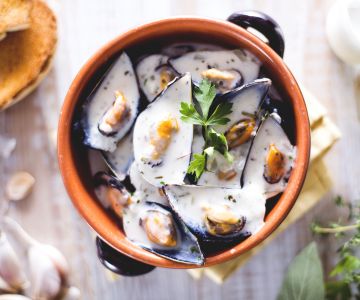 Mejillones en salsa de vino blanco y nata