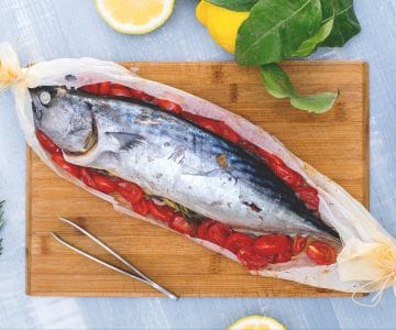 Bonito al papillote con tomates cherry