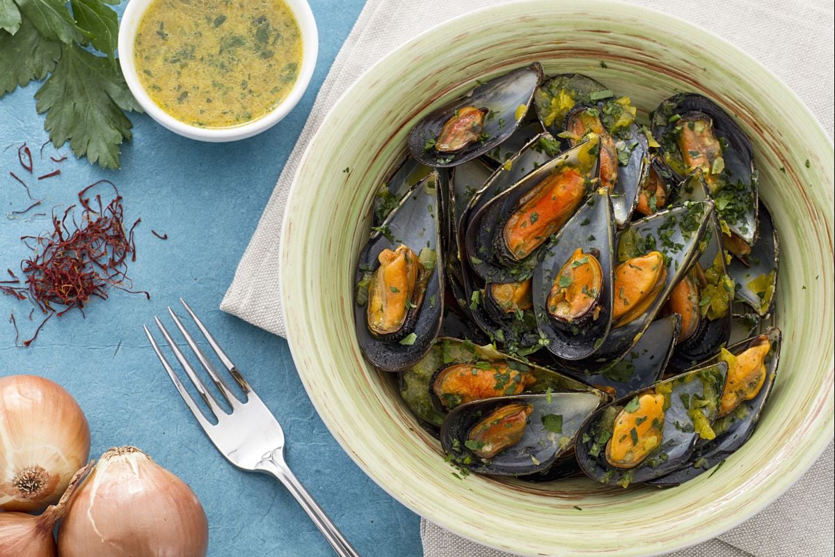 Mejillones en salsa de azafrán