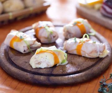Rollitos de pavo con patatas, ricotta y panceta