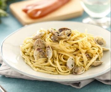 Linguine con bottarga y chirlas