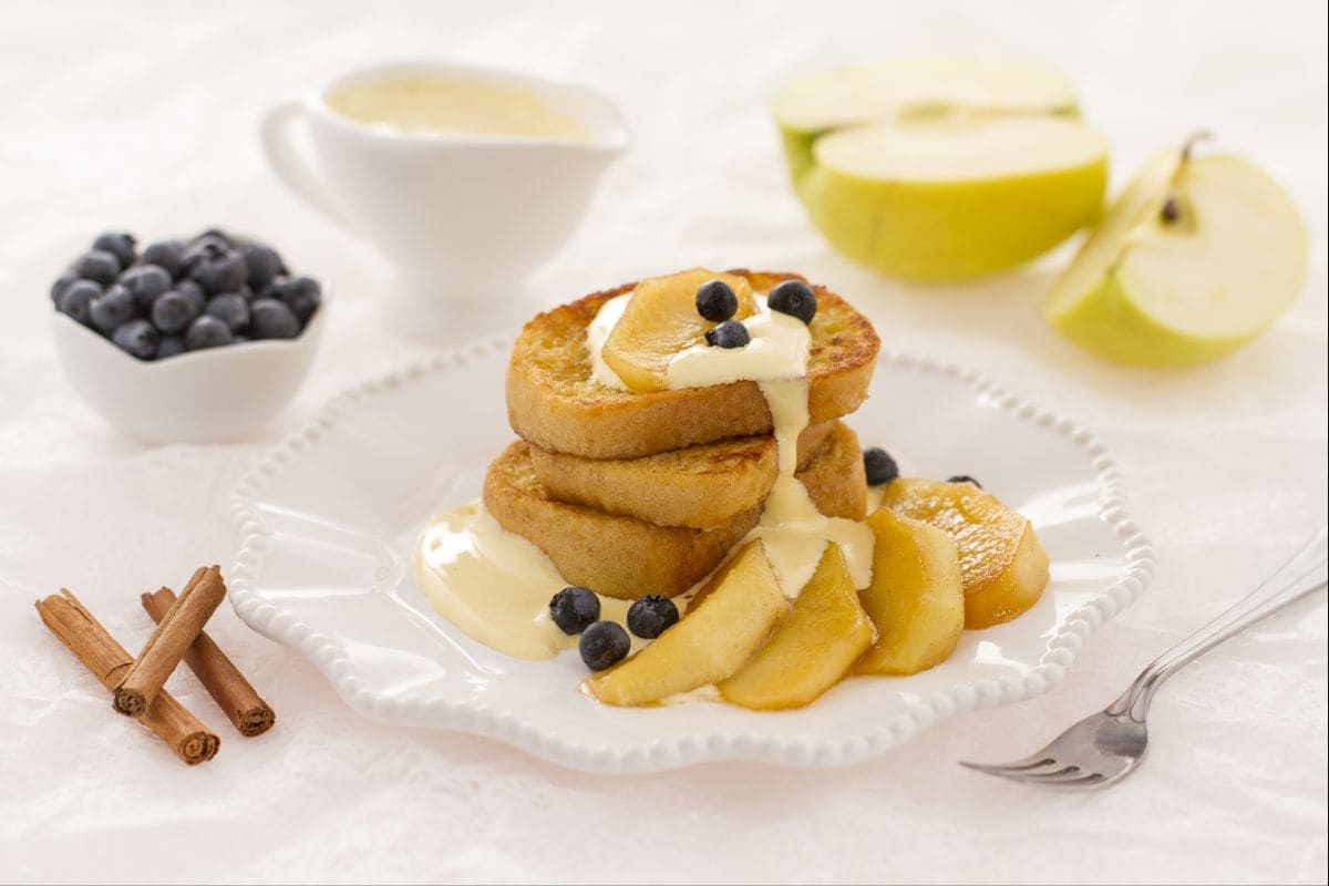 Pain perdu con manzanas caramelizadas