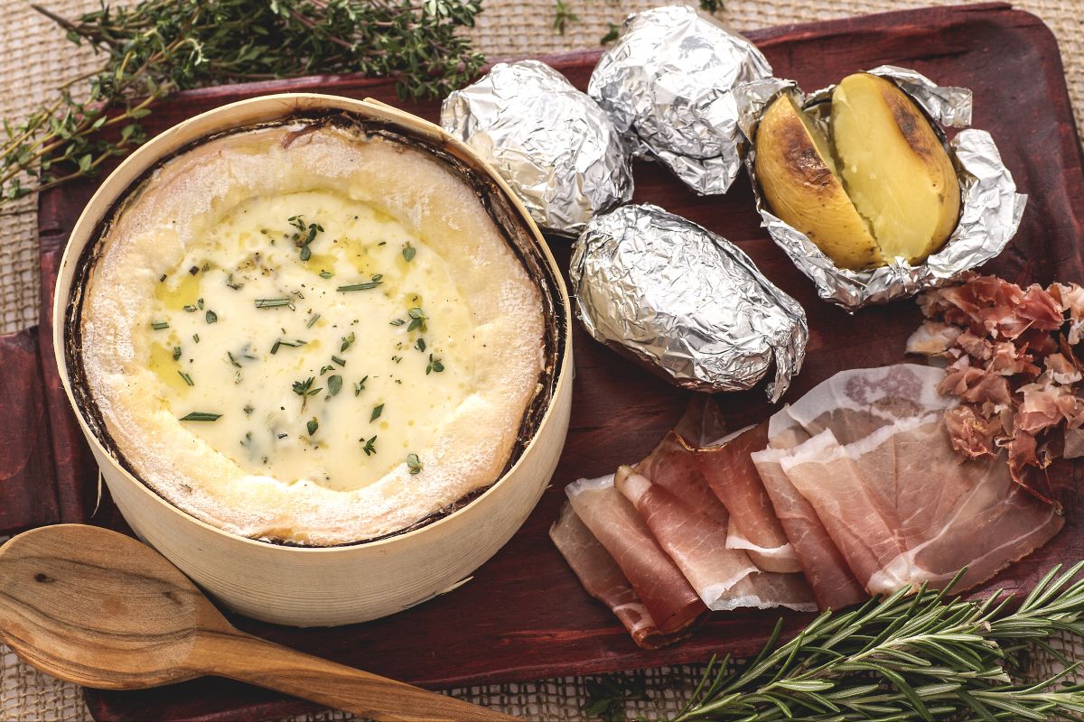 Vacherin al horno con hierbas