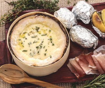 Vacherin al horno con hierbas