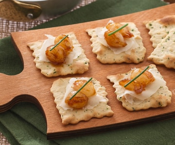 Hojaldre de aceitunas con cebollas caramelizadas