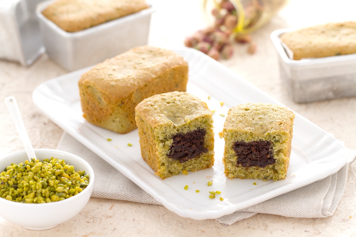 Mini plumcake de pistacho con corazón de Nesquik