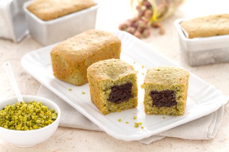 Mini plumcake de pistacho con corazón de Nesquik