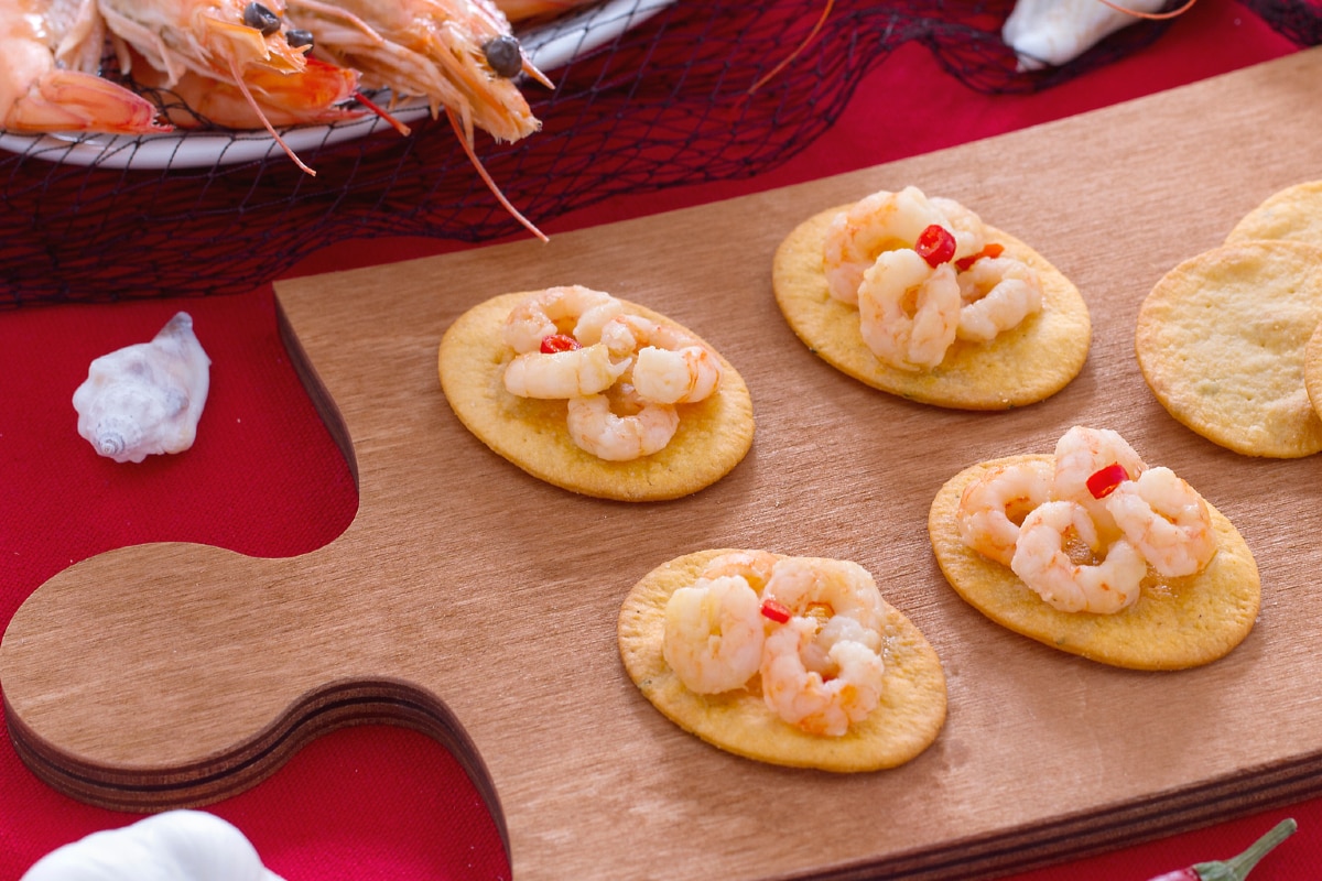 Tostadas con gambas ajo aceite y guindilla