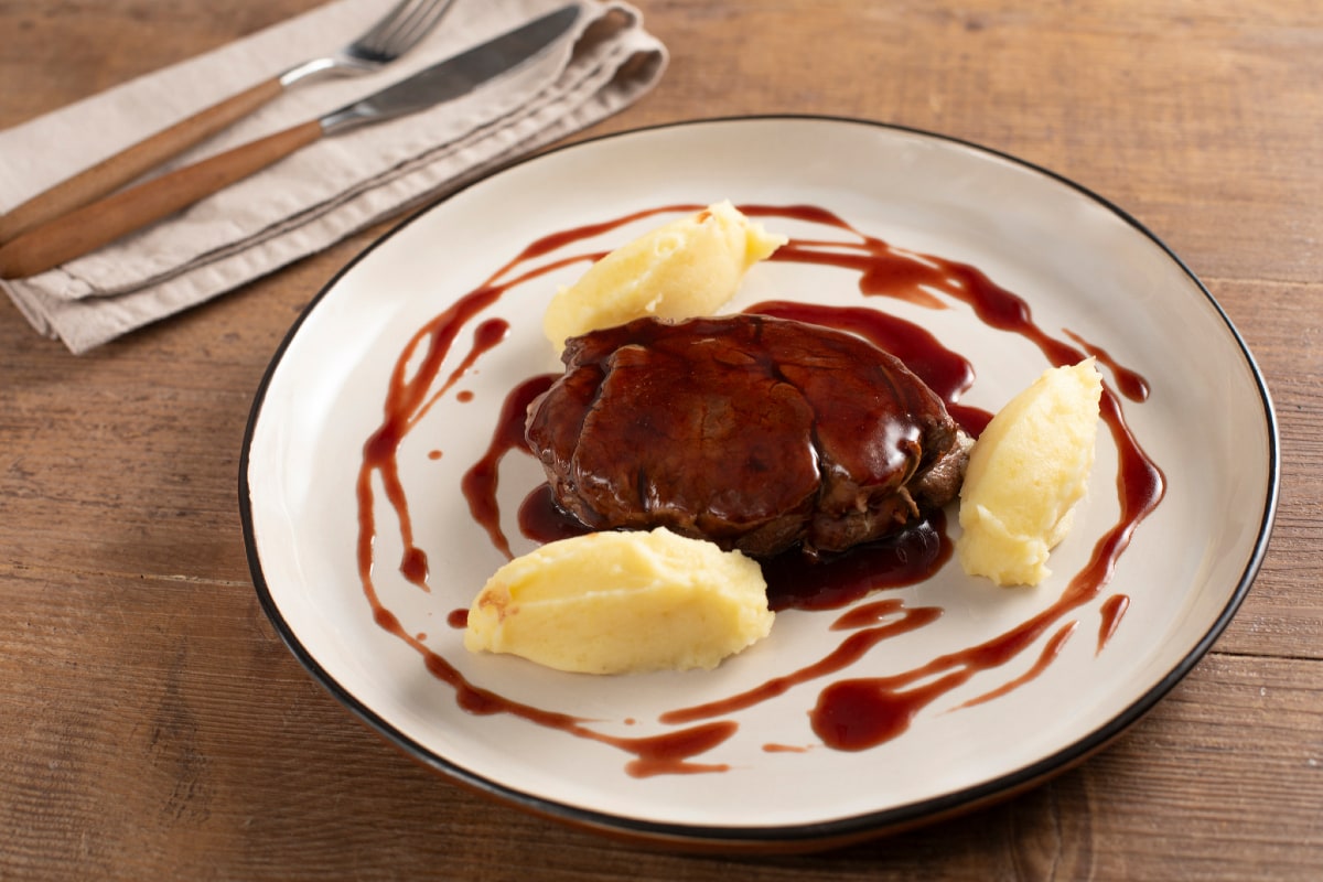 Filete de ternera con salsa de vino tinto