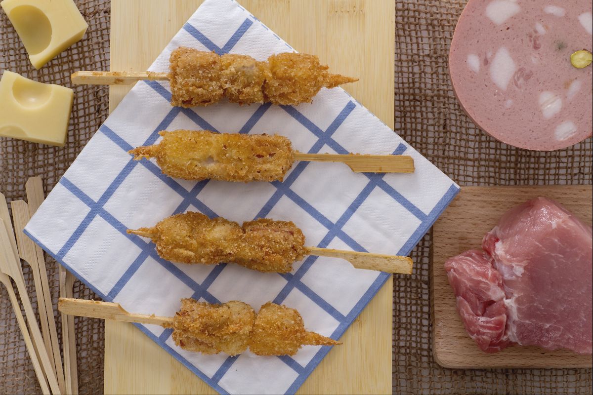 Brochetas a la boloñesa