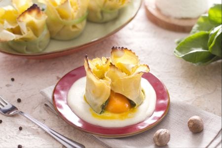 Paquetito de pasta fresca con yema fundente