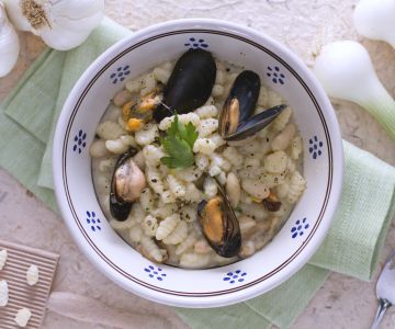 Cicatielli con mejillones y alubias