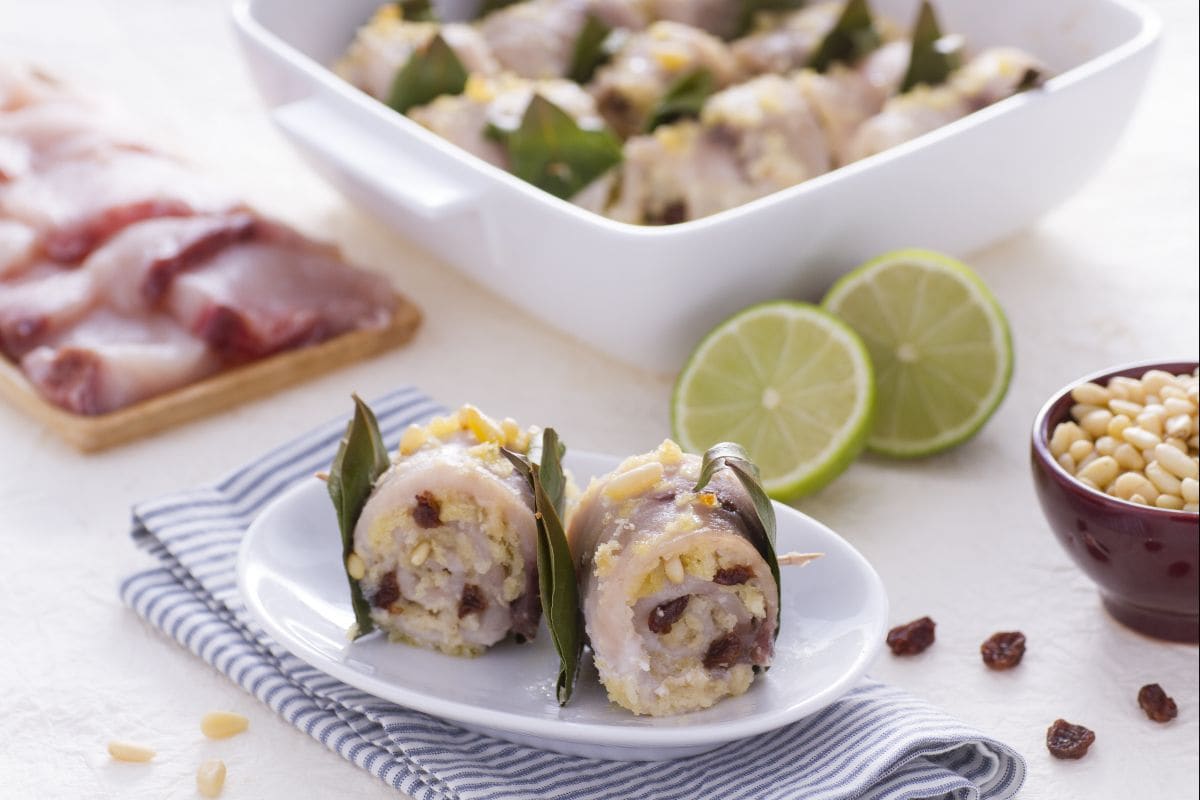 Rollitos de pez espada a beccafico con lima y jengibre