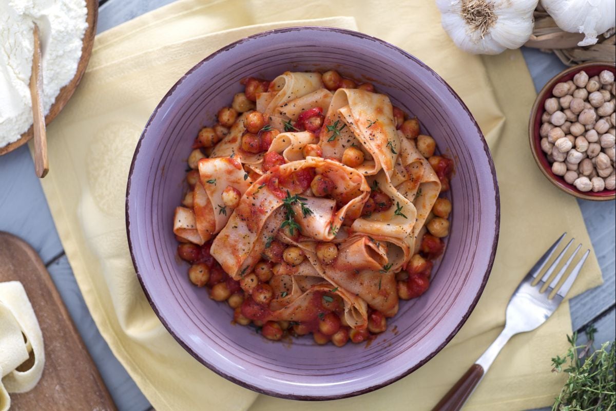 Lagane y garbanzos