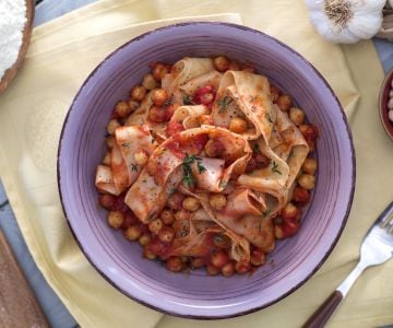 Lagane y garbanzos