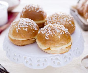 Mini tarta tropezienne con crema mousseline y mermelada de albaricoque