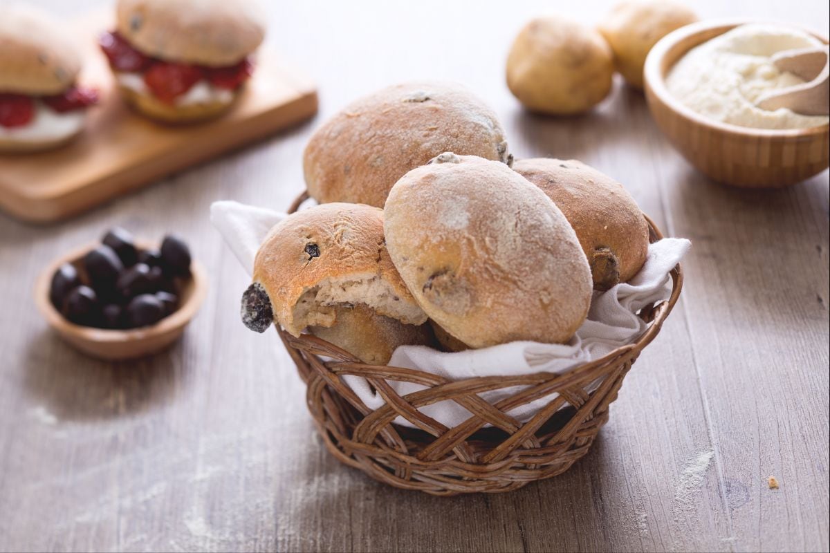 Puccia salentina con aceitunas