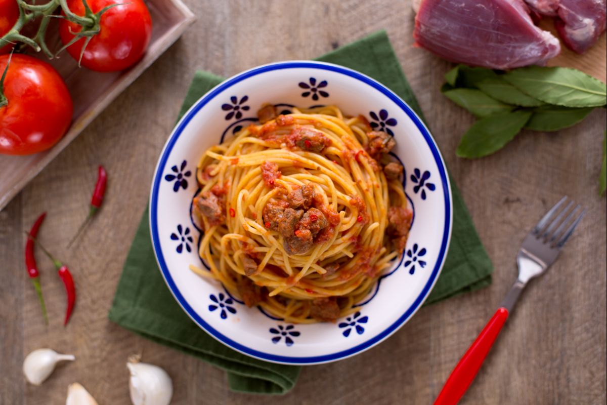 Vermicelli con carne y salsa picante
