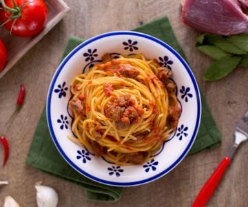 Vermicelli con carne y salsa picante