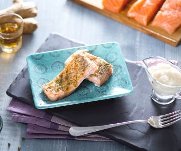 Filete de salmón a la pimienta verde con jengibre y lima