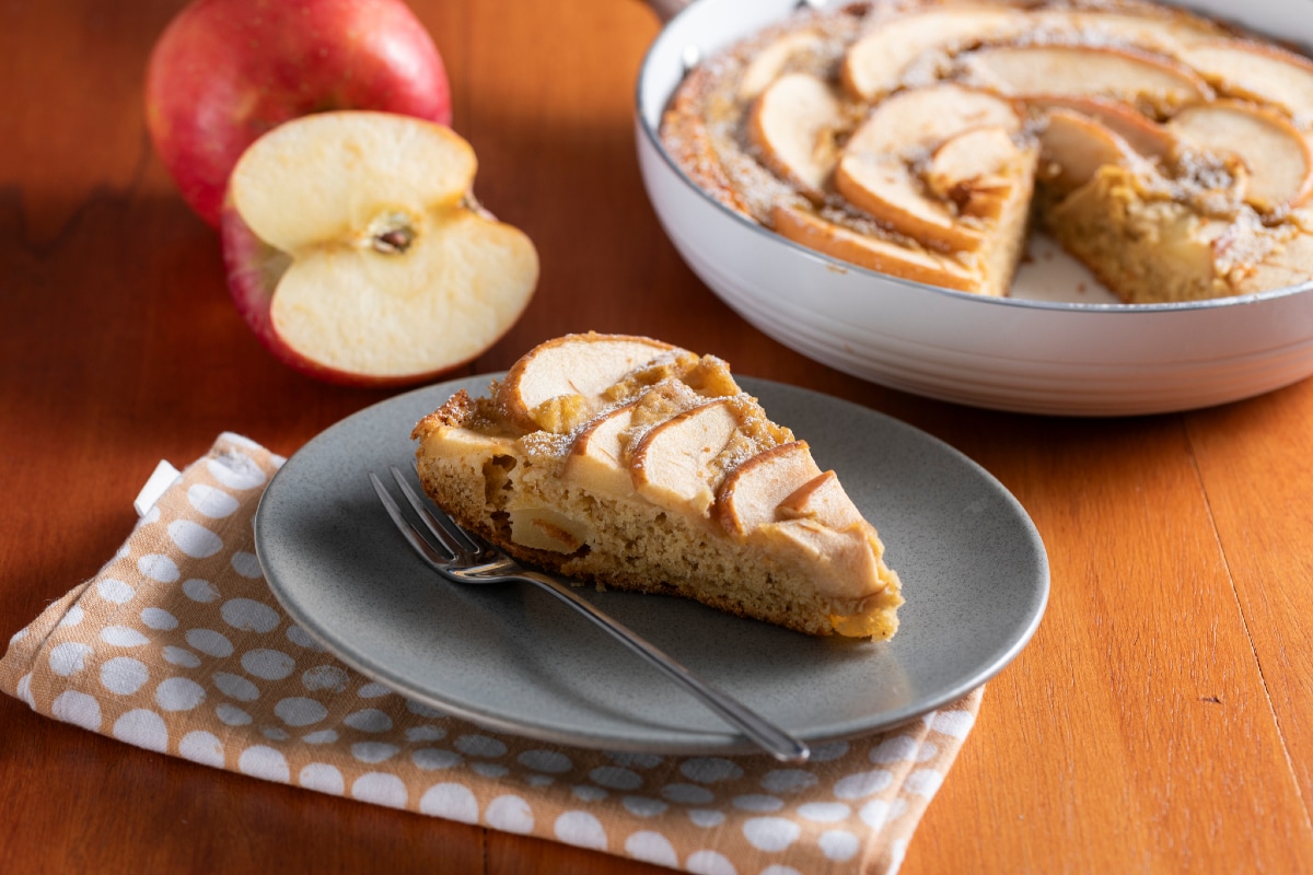 Tarta de manzana en sartén