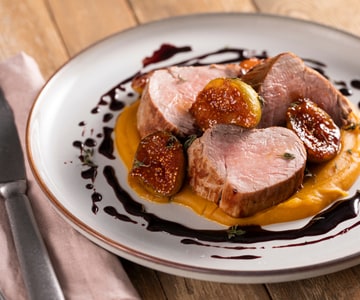 Solomillo de cerdo con calabaza e higos