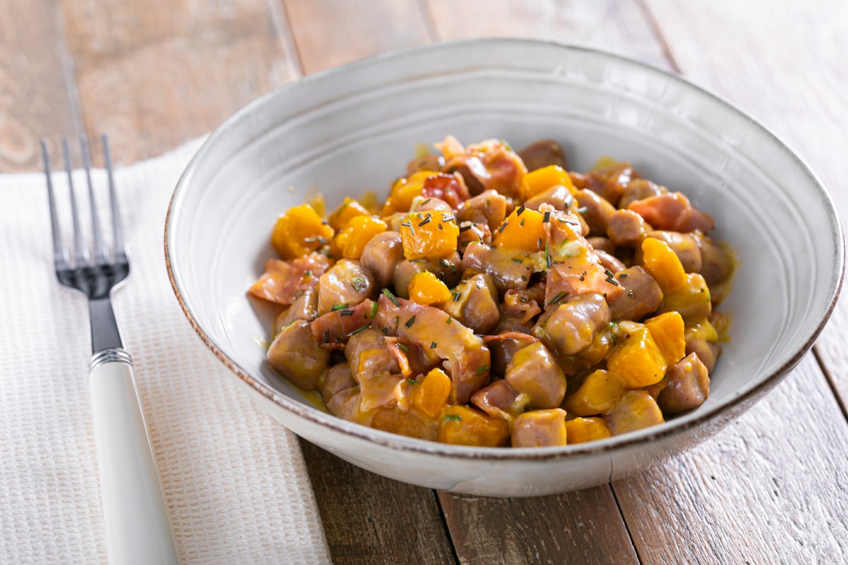 Gnocchi de castañas con calabaza y speck