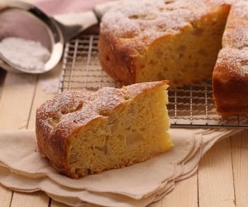 Tarta suave de ricotta y peras