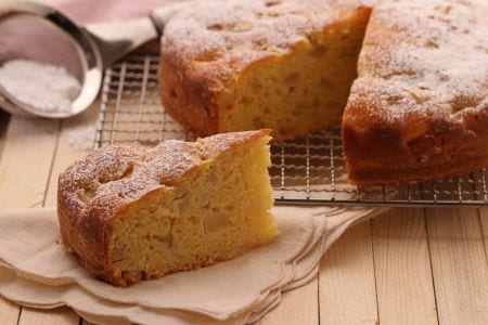 Tarta suave de ricotta y peras