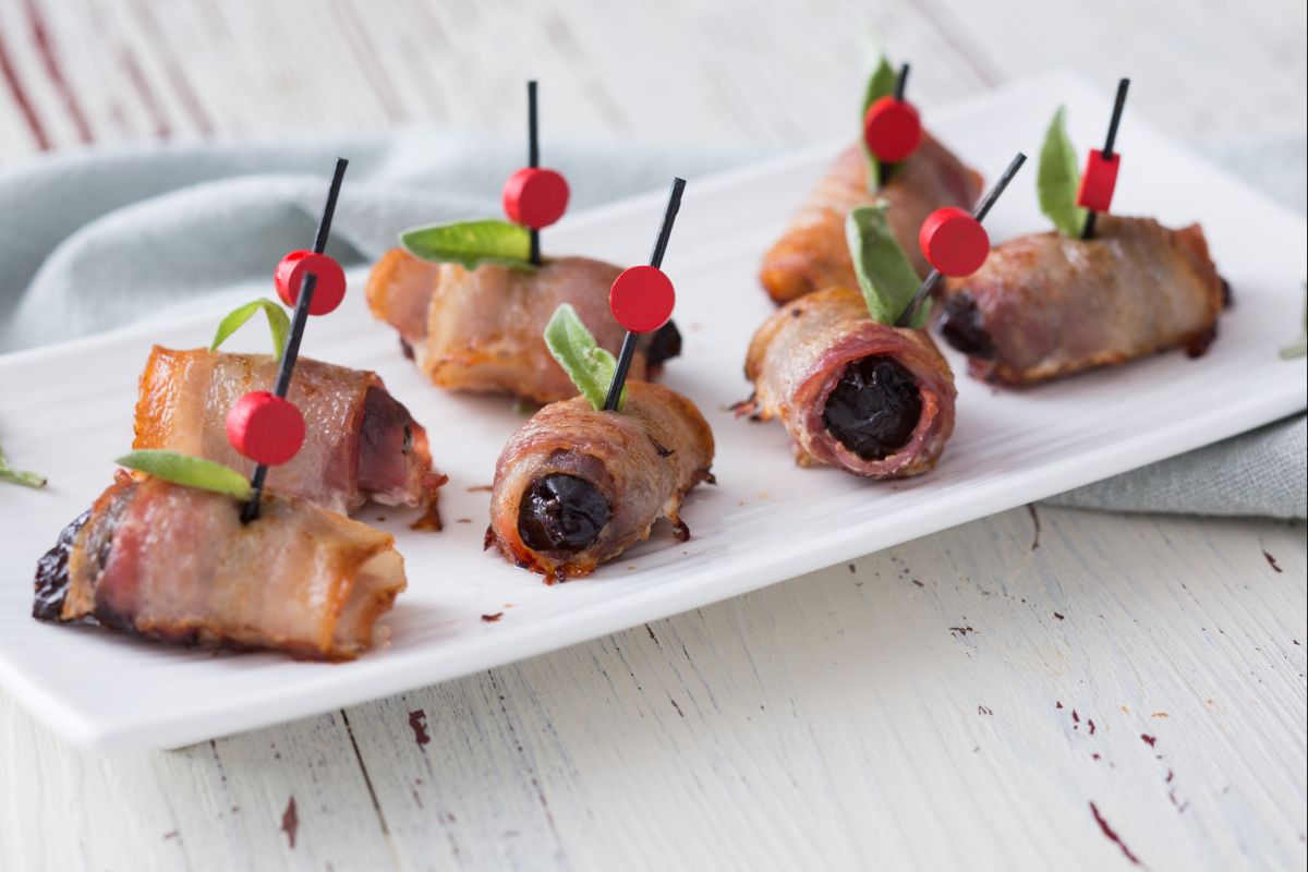 Bocaditos de ciruelas y bacon