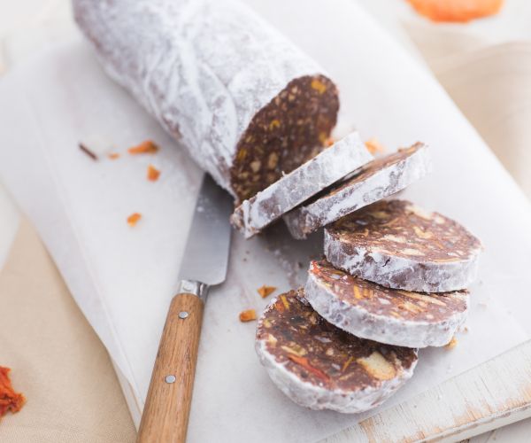 Salami de chocolate con frutas exóticas