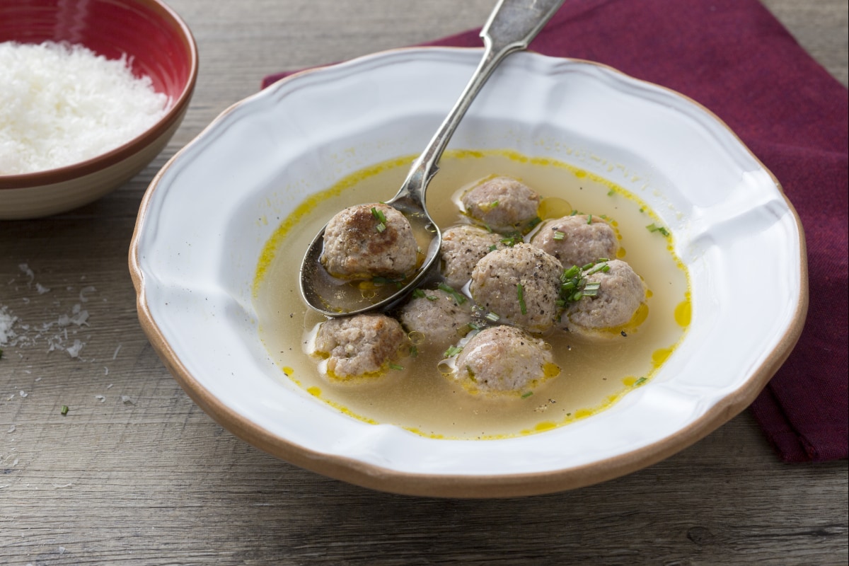 Albóndigas de cerdo en caldo