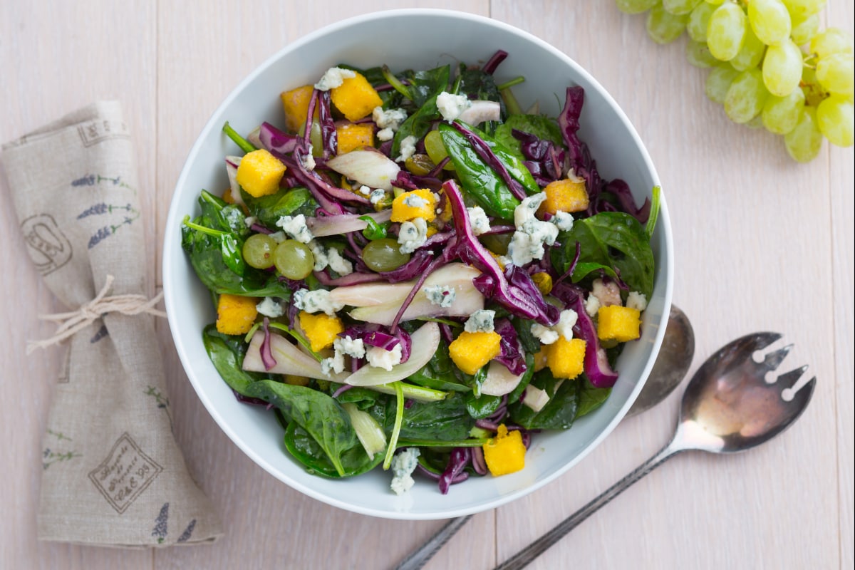 Ensalada de invierno con picatostes de polenta