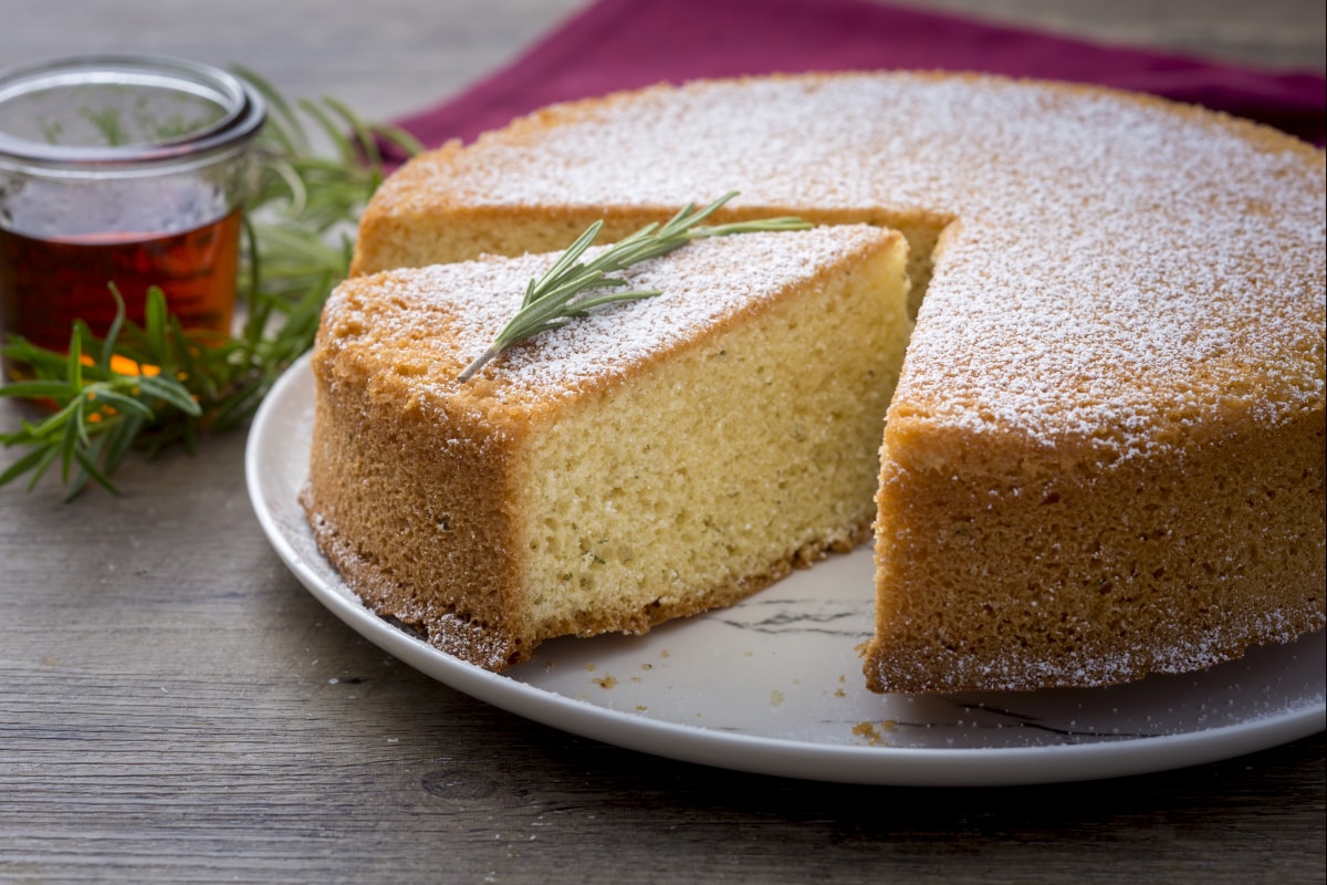 Tarta de ron y romero
