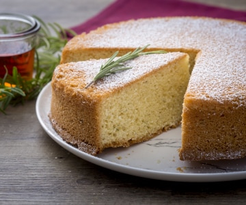 Tarta de ron y romero