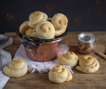 Bollitos suaves con anchoas