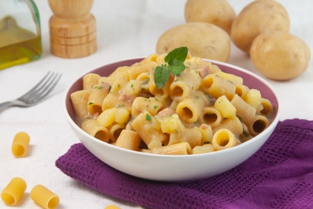 Pasta, patatas y jamón