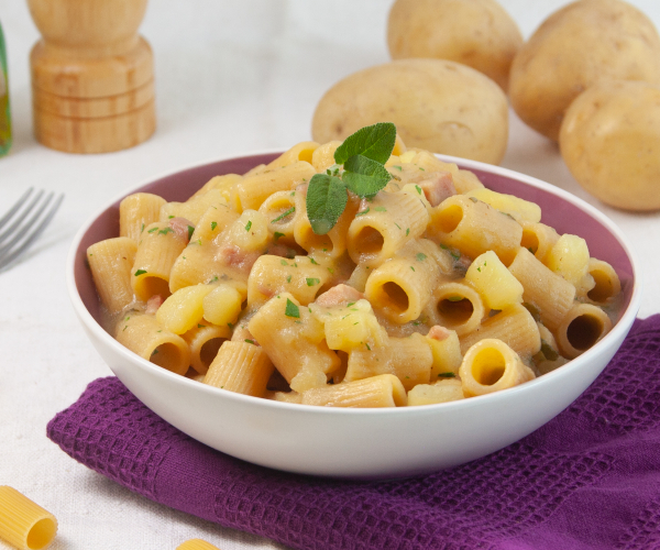 Pasta, patatas y jamón