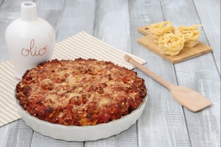 Nidos de tallarines con ragú de salchicha